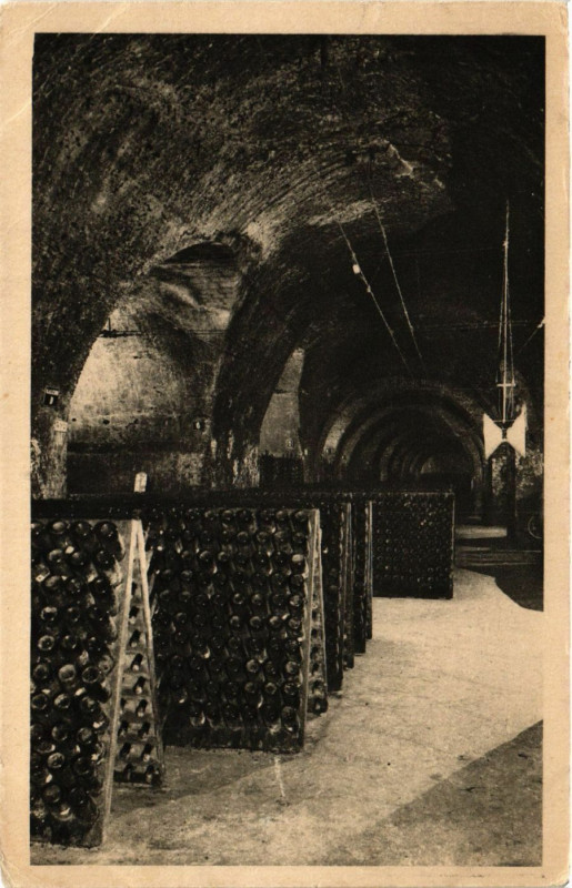 Carte postale ancienne Vue sur pupitres durant de remuage