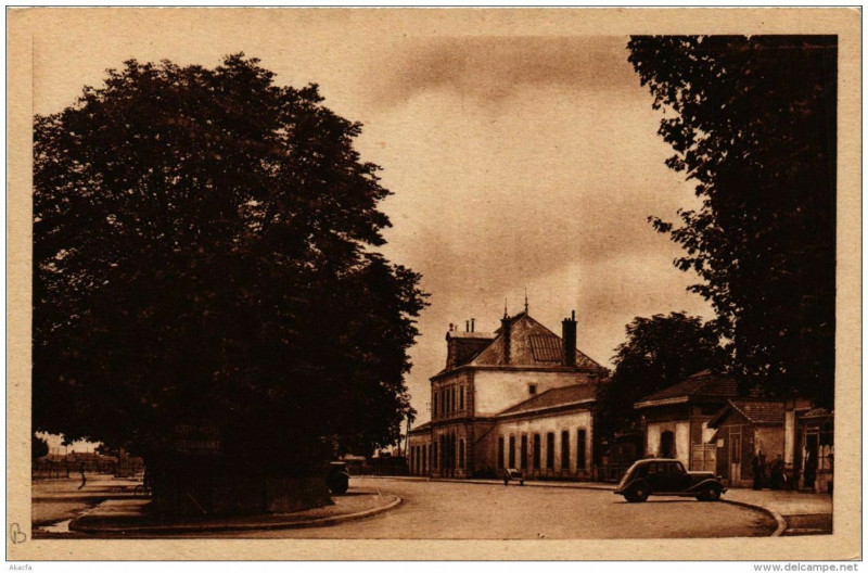 Carte postale ancienne Romilly-sur-Seine La Gare à Romilly-sur-Seine