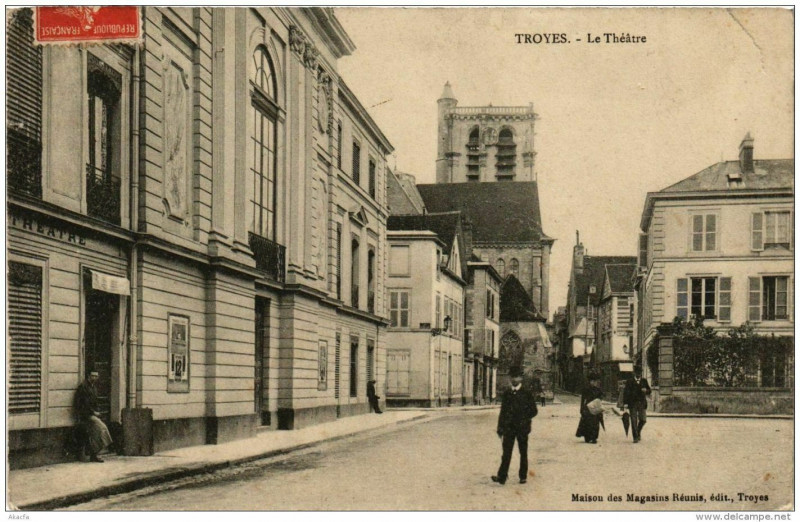 Carte postale ancienne Troyes Le Théatre à Troyes