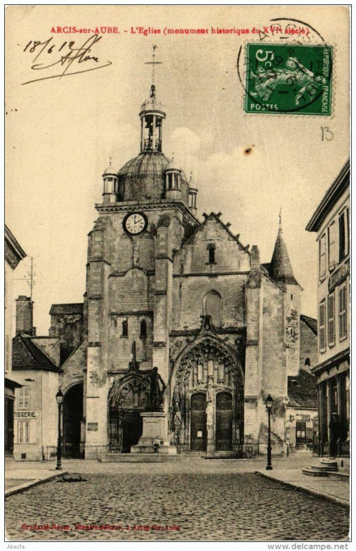 Carte postale ancienne Arcis-sur-Aube L'Eglise à Arcis-sur-Aube