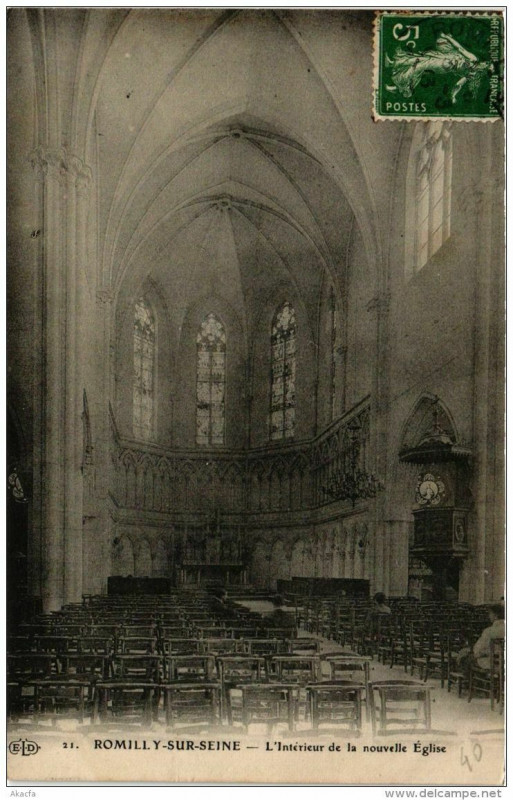Carte postale ancienne Romilly-sur-Seine L'Intérieur de la nouvelle Eglise à Romilly-sur-Seine