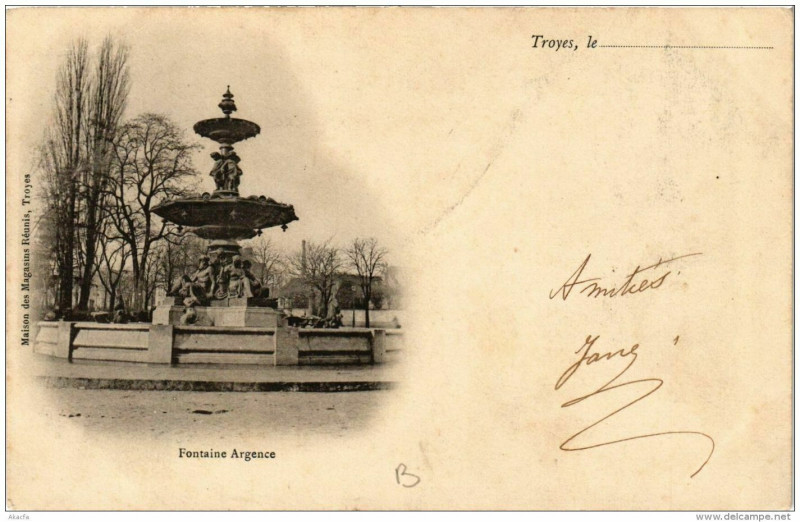 Carte postale ancienne Troyes Fontaine Argence à Troyes