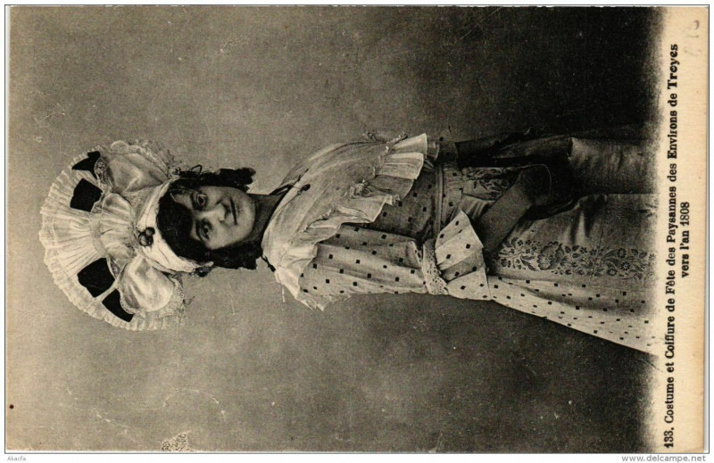Carte postale ancienne Costume et Coiffure de Fete des Paysannes