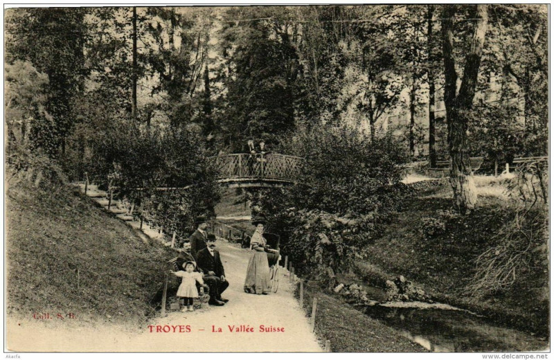 Carte postale ancienne Troyes La Vallée Suisse à Troyes