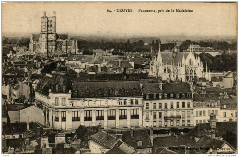 Carte postale ancienne Troyes Panorama pris de la Madeleine à Troyes