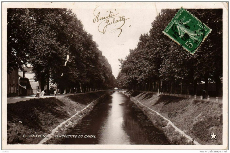 Carte postale ancienne Troyes Perspective du Canal à Troyes