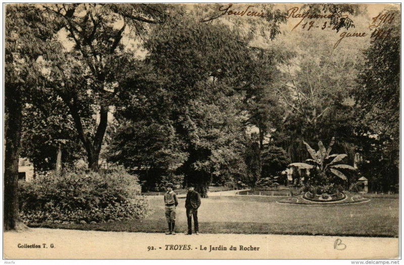 Carte postale ancienne Troyes Le Jardin du Rocher à Troyes
