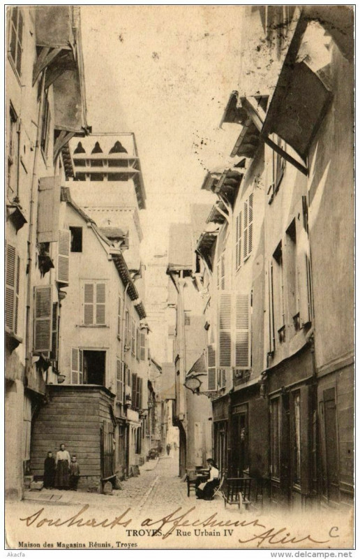 Carte postale ancienne Troyes Rue Urbain Iv à Troyes