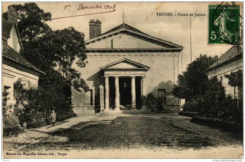 Carte postale ancienne Troyes Palais de Justice à Troyes