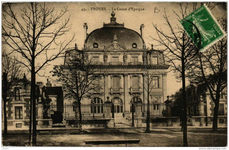 Carte postale ancienne Troyes La Caisse d'Epargne à Troyes