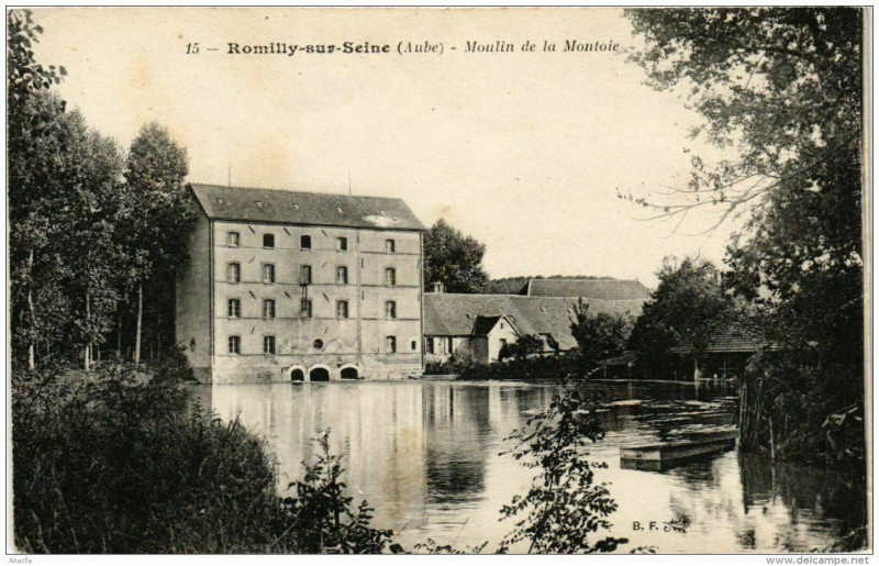 Carte postale ancienne Romilly-sur-Seine Moulin de la Montoie à Romilly-sur-Seine