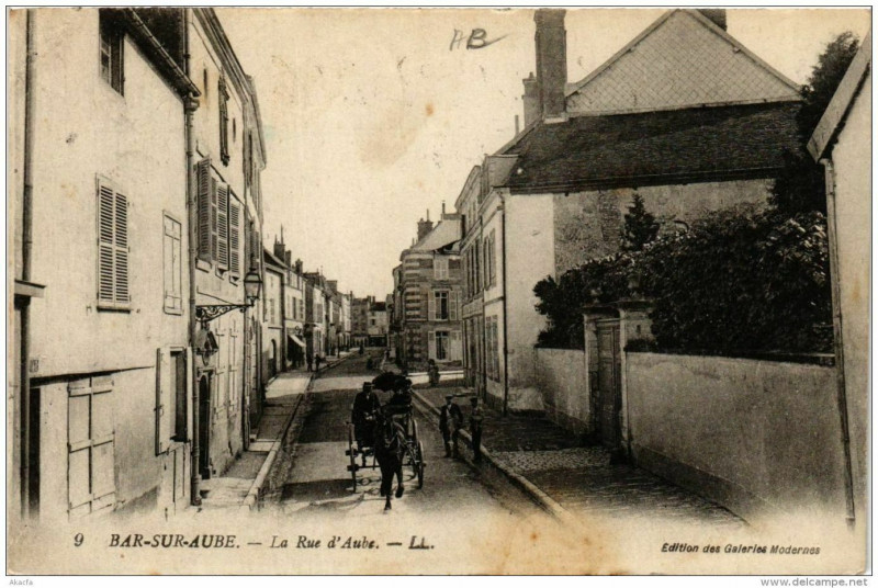 Carte postale ancienne Bar-sur-Aube La Rue d'Aube à Bar-sur-Aube