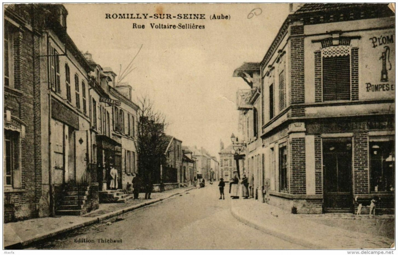 Carte postale ancienne Romilly-sur-Seine Rue Voltaire-Sellieres à Romilly-sur-Seine