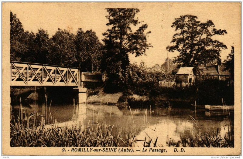 Carte postale ancienne Romilly-sur-Seine Le Passage à Romilly-sur-Seine