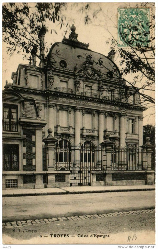 Carte postale ancienne Troyes Caisse d'Epargne à Troyes