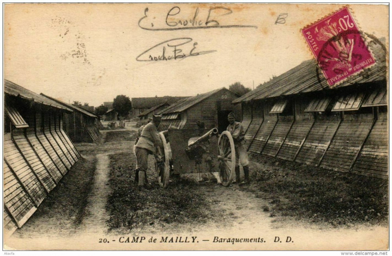 Carte postale ancienne Camp de Mailly Baraquements