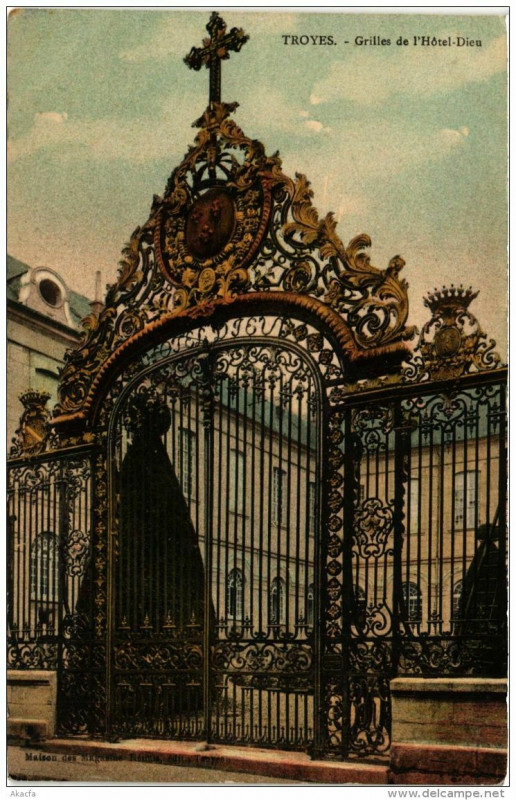 Carte postale ancienne Troyes Grilles de l'Hotel Dieu à Troyes