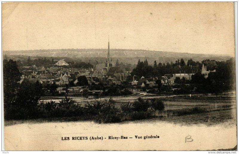 Carte postale ancienne Les Riceys Vue Generale aux Riceys