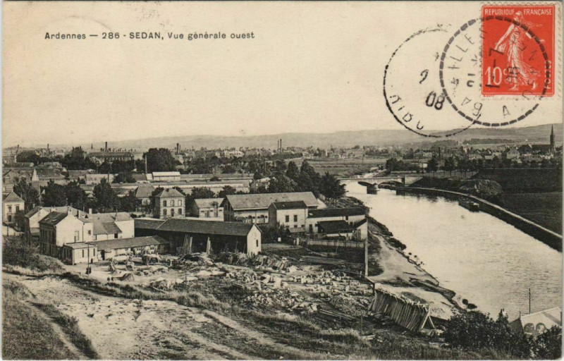 Carte postale ancienne Sedan - Vue générale à Sedan