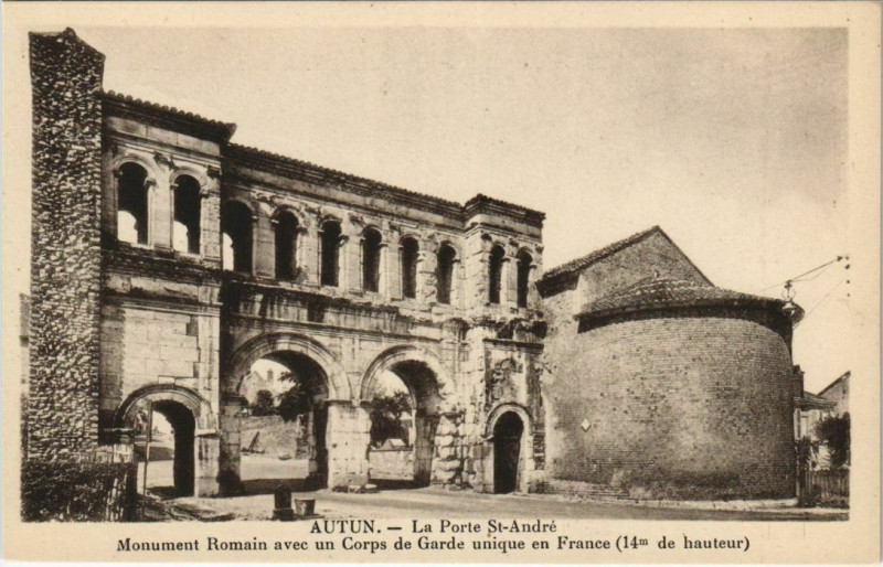 Carte postale ancienne Autun La Porte Saint-Andre à Autun