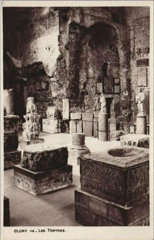 Carte postale ancienne Cluny Les Thermes à Cluny