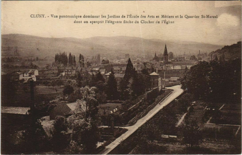 Carte postale ancienne Cluny Vue Panoramique à Cluny