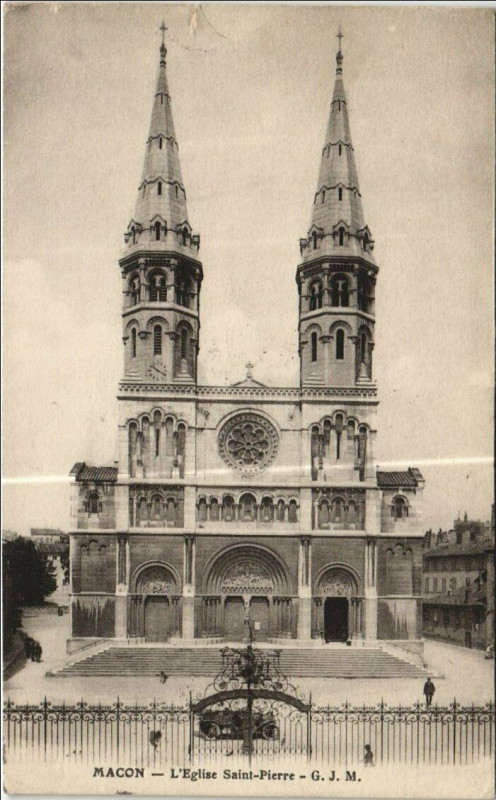 Carte postale ancienne Macon L'Eglise Saint-Pierre