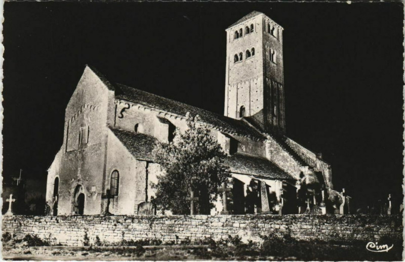 Carte postale ancienne Chapaize L'Eglise Illuminee à Chapaize