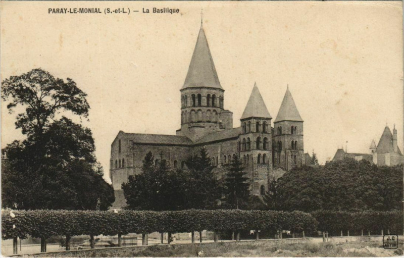 Carte postale ancienne Paray-le-Monial La Basilique à Paray-le-Monial