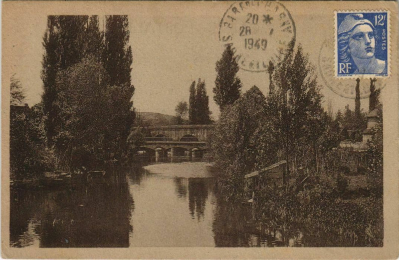 Carte postale ancienne Chagny River Scene à Chagny