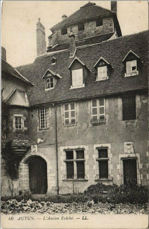 Carte postale ancienne Autun L'Ancien Eveche à Autun
