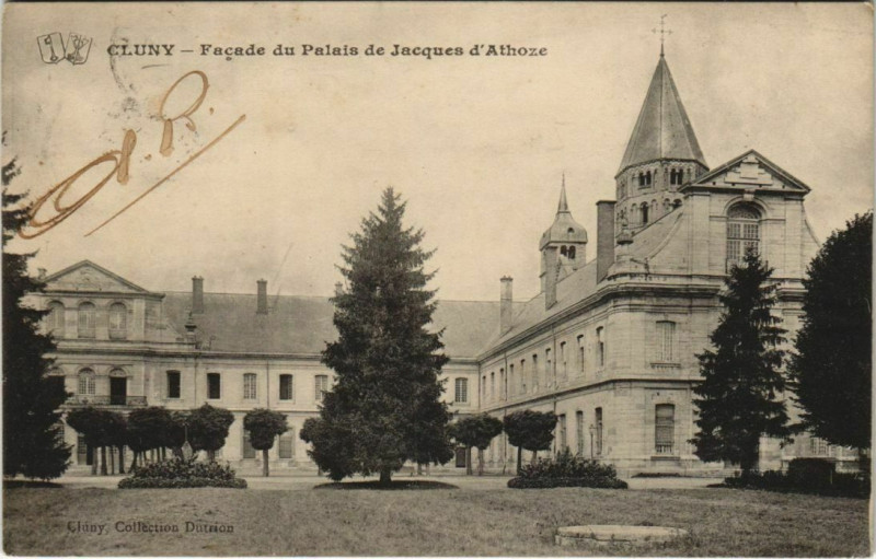 Carte postale ancienne Cluny Facade du Palais de Jacques d'Athoze à Cluny