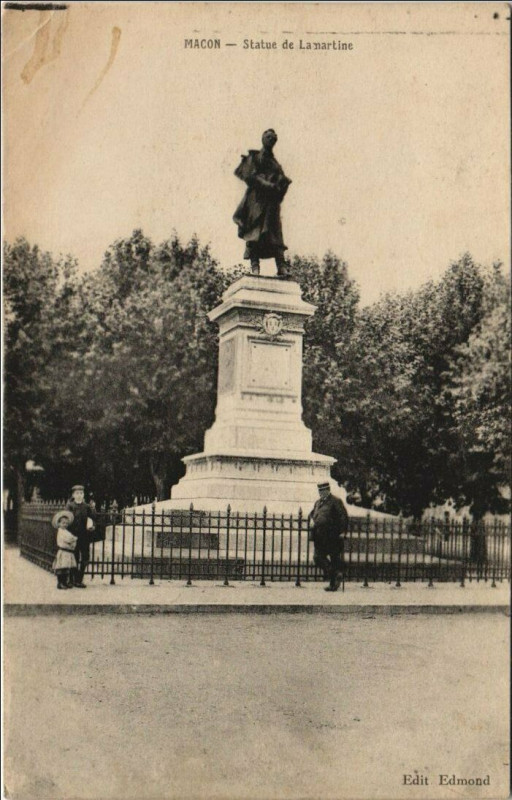 Carte postale ancienne Macon Statue de Lamartine
