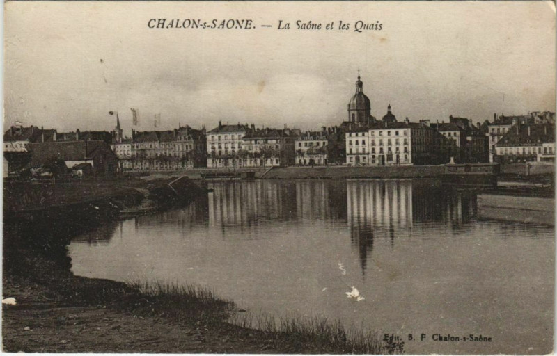 Carte postale ancienne Chalon-sur-Saone La Saone et les Quais
