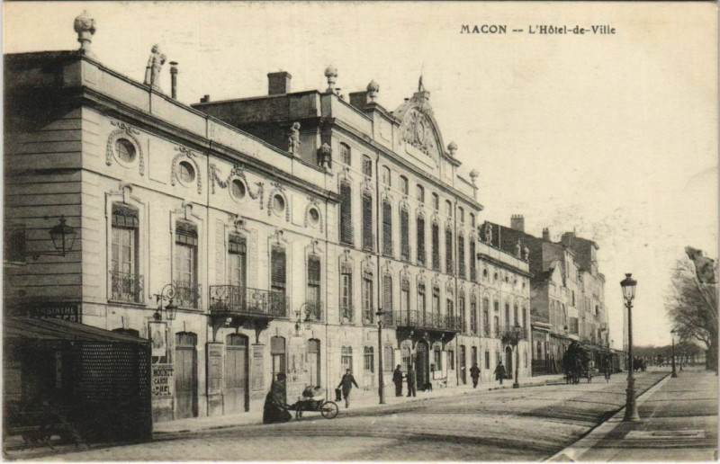 Carte postale ancienne Macon L'Hotel de Ville