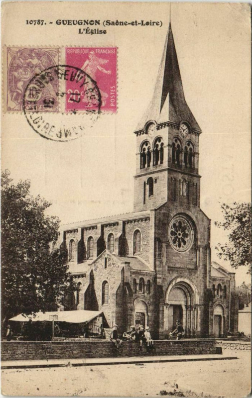 Carte postale ancienne Gueugnon L'Eglise à Gueugnon
