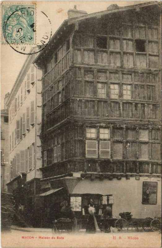Carte postale ancienne Macon Maison de Bois