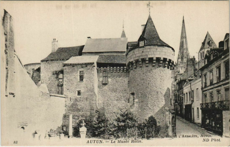 Carte postale ancienne Autun Le Musee Rolin à Autun