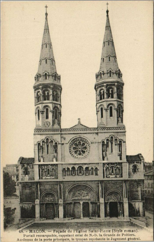 Carte postale ancienne Macon Facade de l'Eglise Saint-Pierre