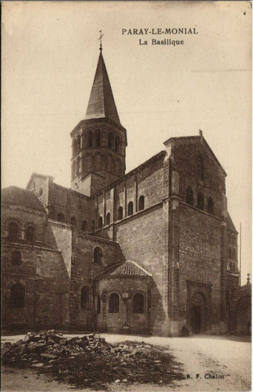 Carte postale ancienne Paray-le-Monial La Basilique à Paray-le-Monial