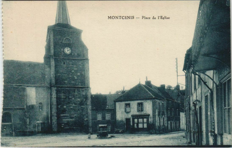 Carte postale ancienne Montcenis Place de l'Eglise à Mont