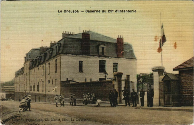 Carte postale ancienne Le Creusot Caserne du 29 d'Infanterie au Creusot