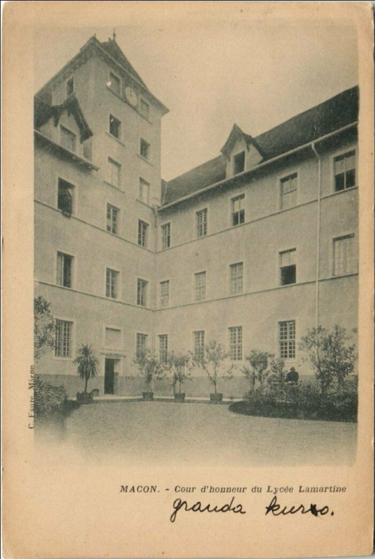 Carte postale ancienne Macon Cour d'Honneur du Lycee Lamartine