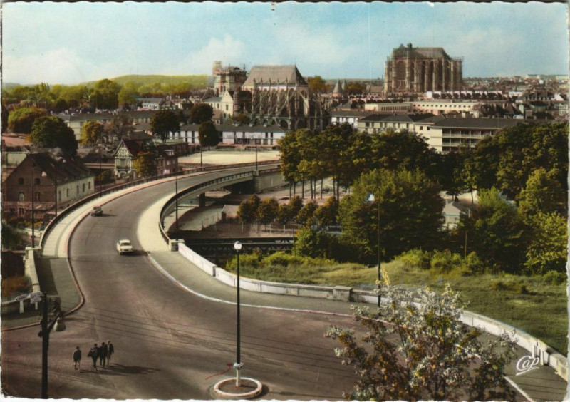 Carte postale ancienne Beauvais Vue Generale à Beauvais