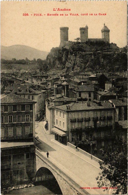 Carte postale ancienne Foix Entrée de la Ville Ariege à Foix