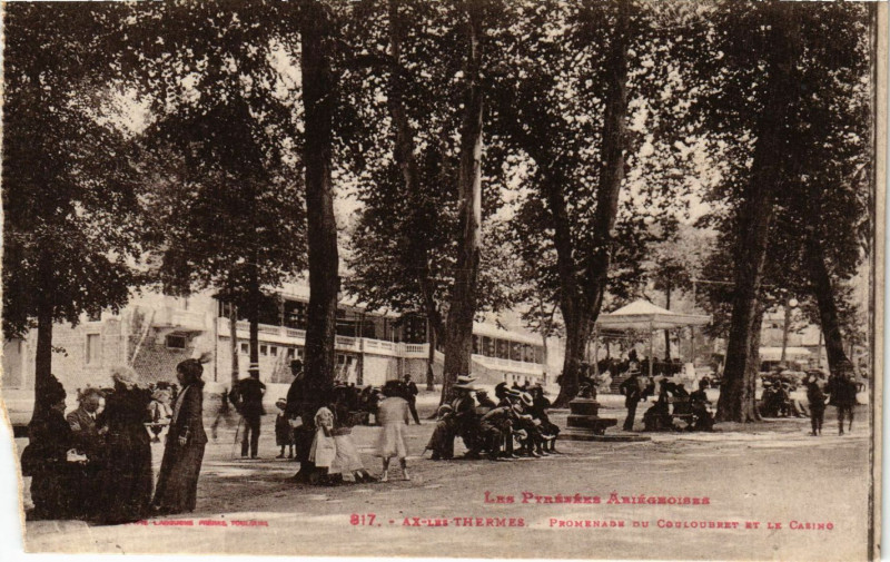 Carte postale ancienne Ax-les-Thermes - Promenade du Couloubret et le Casino à Ax-les-Thermes