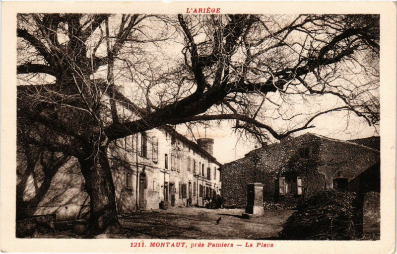 Carte postale ancienne L'Ariege - Montaut pres Pamiers - La Place à Montaut