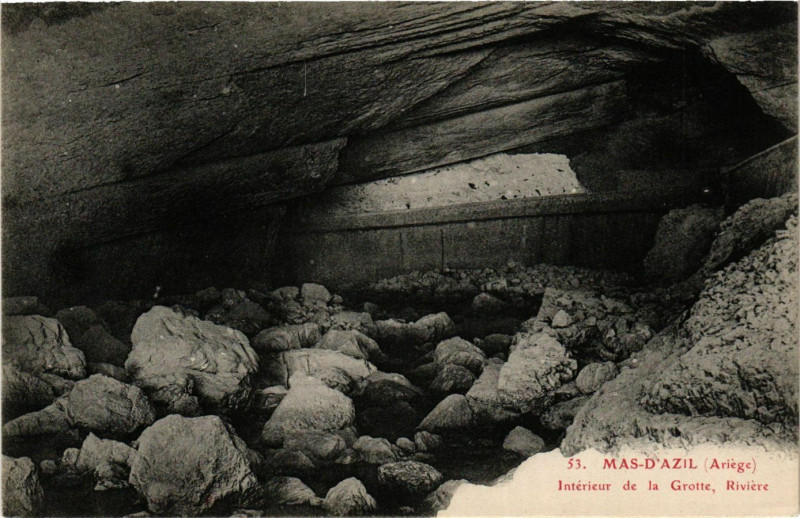 Carte postale ancienne Mas-d'Azil (Ariege) - Intérieur de la Grotte Riviere