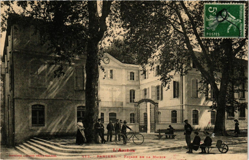Carte postale ancienne L'Ariege - Pamiers - Facade de la Mairie à Pamiers