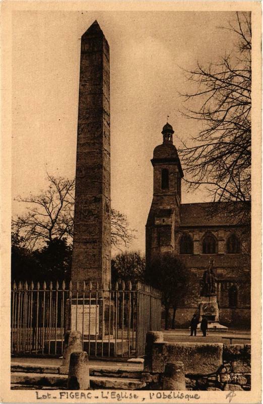 Carte postale ancienne Figeac L'Eglise l'Obelisque à Figeac